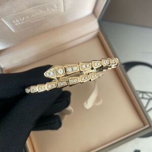 NEW! 18kt Yellow Gold & Diamond Serpentine Snake Bangle